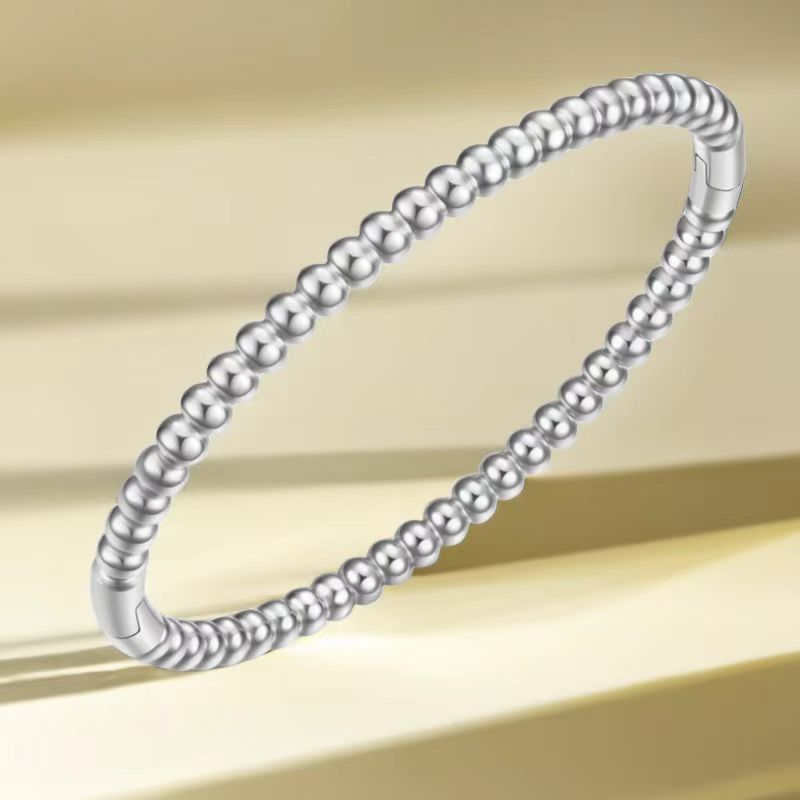 Stainless Steel Titanium Bracelet Women Non-Fading Electroplated Buckle Jewelry Accessory