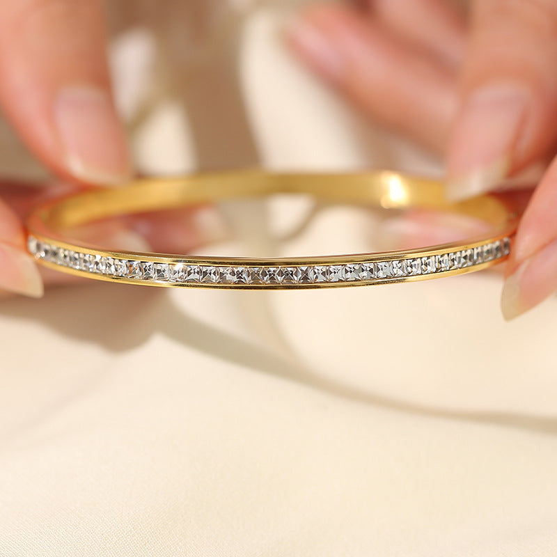 Stainless Steel Titanium Bracelet Women Non-Fading Electroplated Buckle Jewelry Accessory