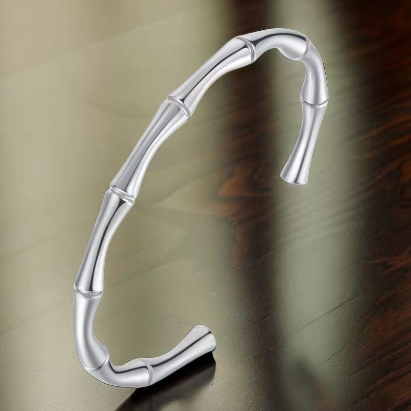 Stainless Steel Titanium Bracelet Women Non-Fading Electroplated Buckle Jewelry Accessory