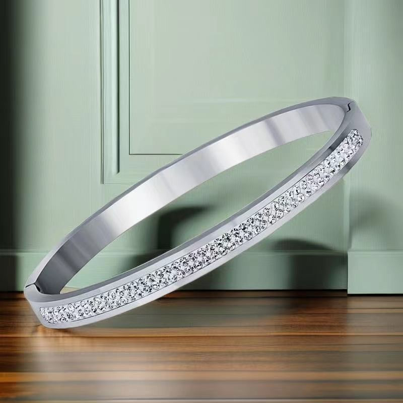 Stainless Steel Titanium Bracelet Women Non-Fading Electroplated Buckle Jewelry Accessory
