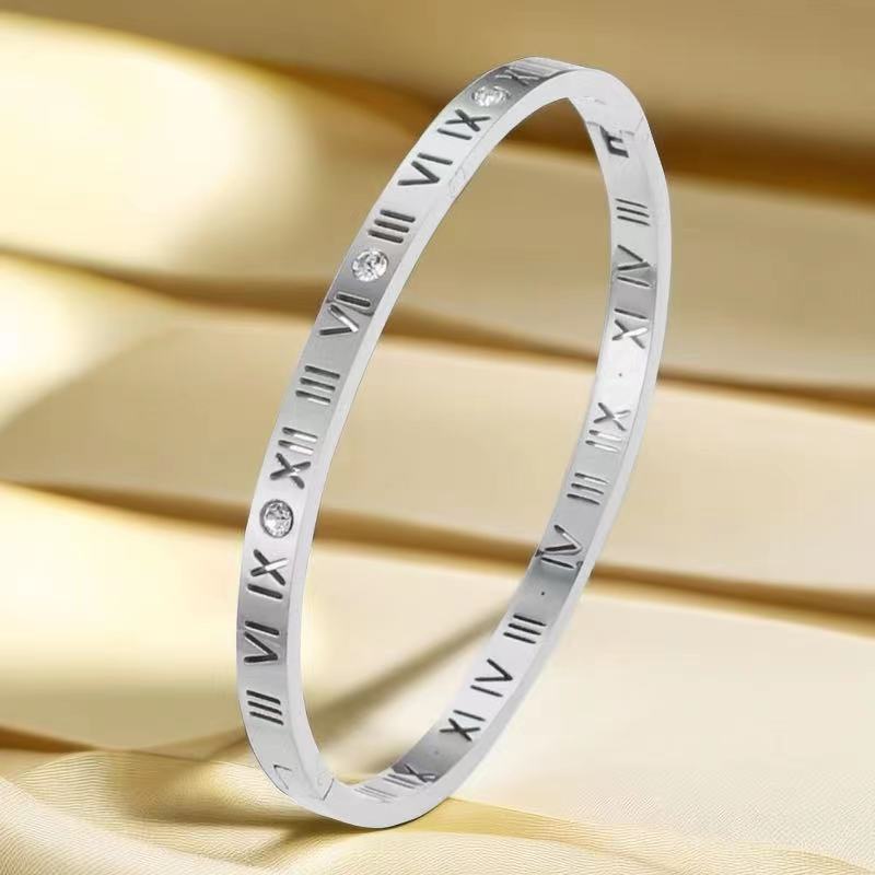 Stainless Steel Titanium Bracelet Women Non-Fading Electroplated Buckle Jewelry Accessory