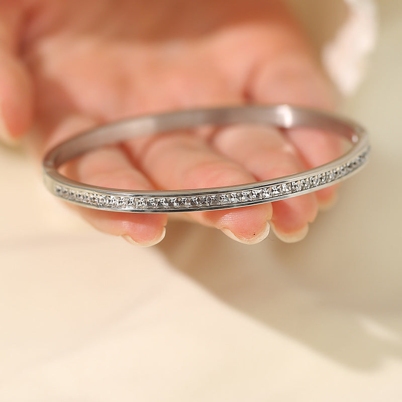 Stainless Steel Titanium Bracelet Women Non-Fading Electroplated Buckle Jewelry Accessory